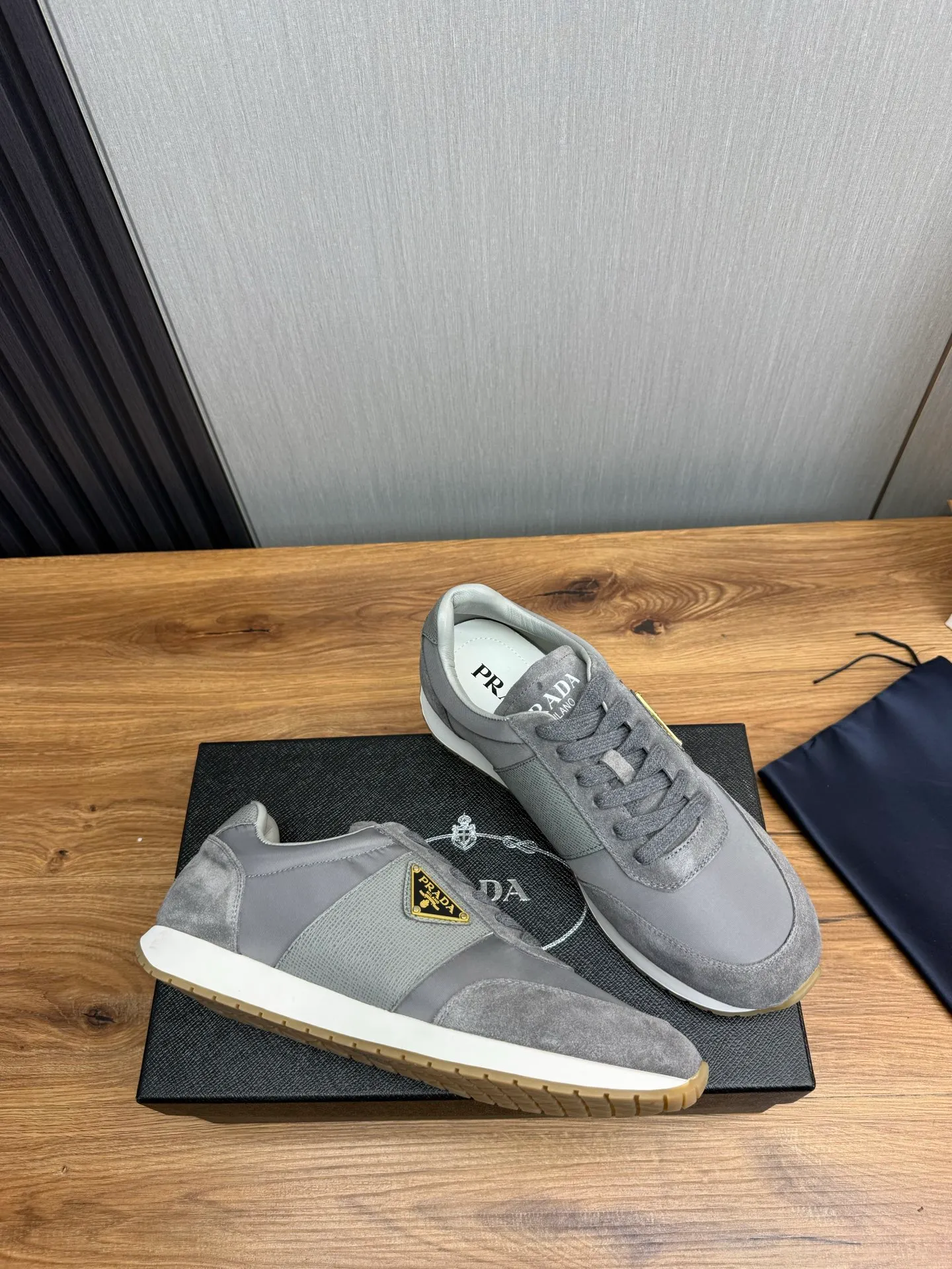 Men's shoes 💰740💰 [PRADA] New models synchronized with the official website, high-quality shipments ✔️Hot-sellers🔥 Original cowhide with imported waterproof fabric + cowhide lining, 1🆚1 replica, original bottom, 38-45 (men's 45 is custom-made and cannot be returned)
